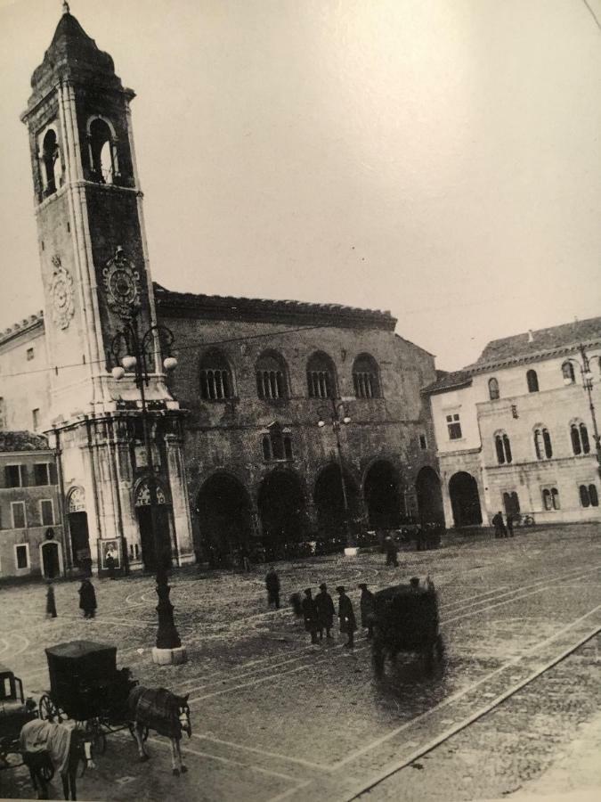 Ferienwohnung Res. CENTRO STORICO Fano Exterior foto